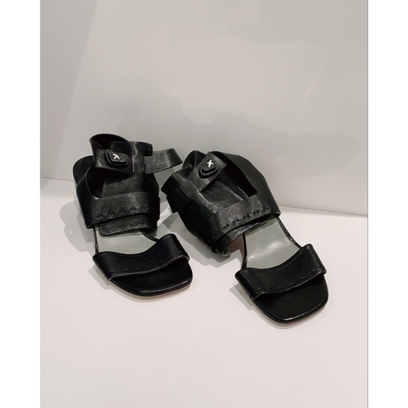 Meet your Posher, The Chair In The Corner - Picture 5 of 16